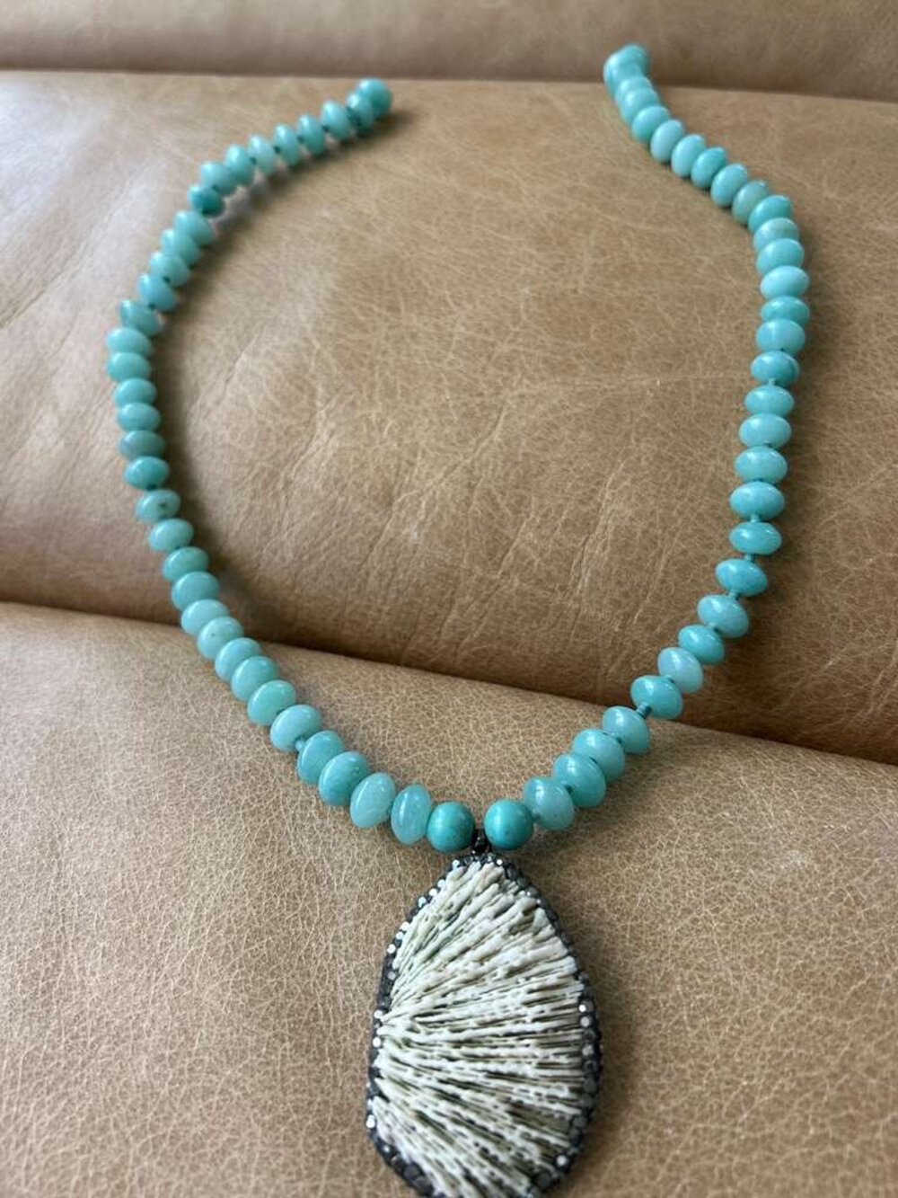 Aquamarin and White Coral Necklace